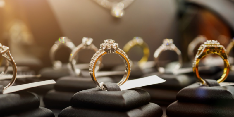 Bespoke vs. Ready-Made Jewellery: Which is Right for You?