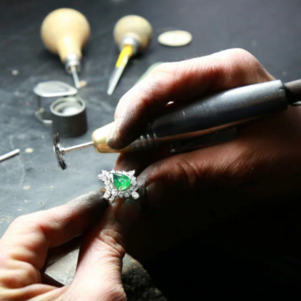 How Does the Bespoke Jewellery Design Process Work?